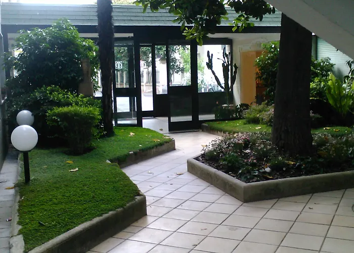 Prati Aparthotel 3*