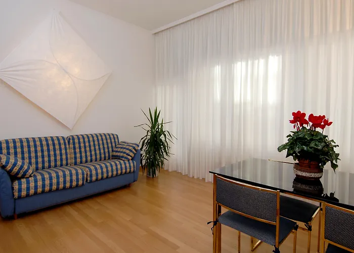 Prati Aparthotel 3*